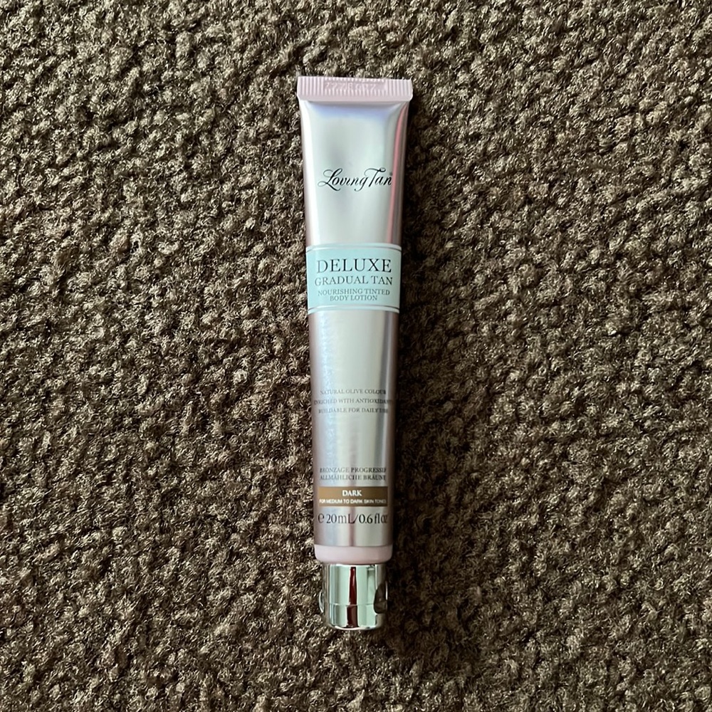 🩷5 For $25🩷 LOVING TAN Deluxe Gradual Tan in Dark